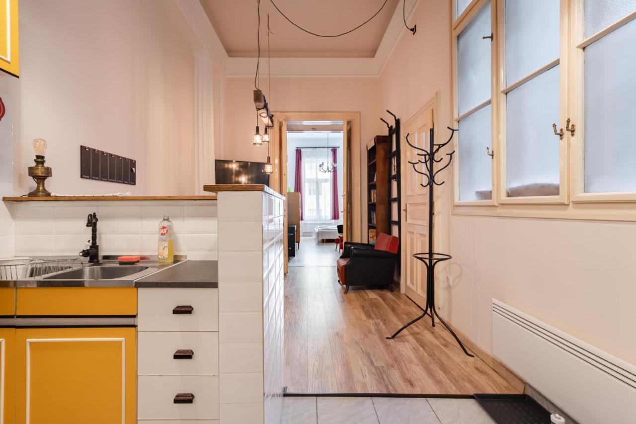 Retro Rebel Mode Apartment Budapest Bagian luar foto