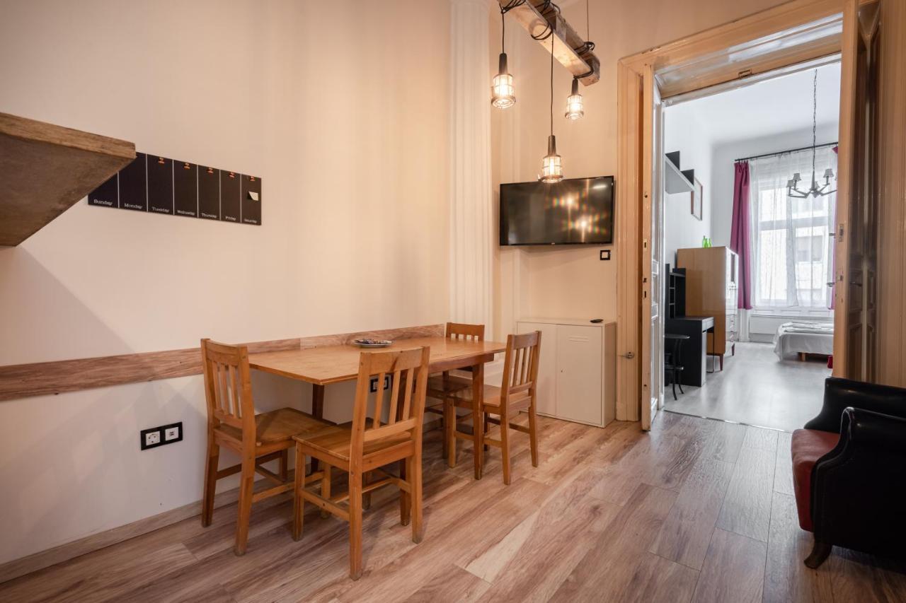 Retro Rebel Mode Apartment Budapest Bagian luar foto